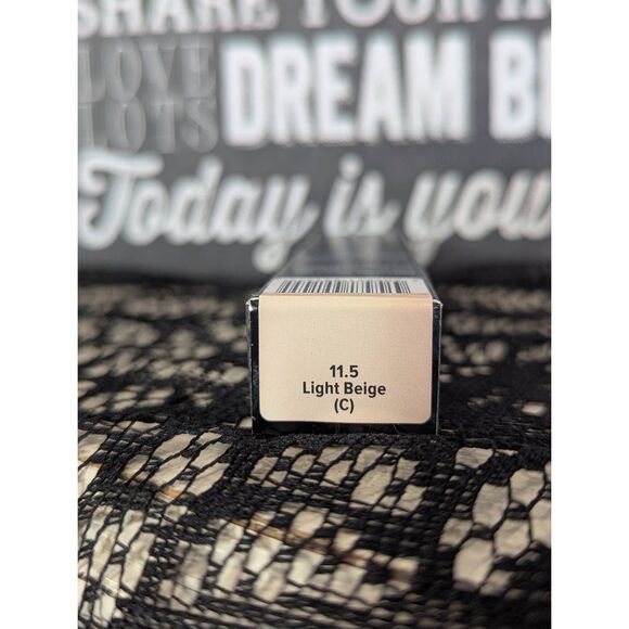 IT Bye Bye Under Eye Light Beige 11.5 (C) (FULL SIZE) – Sealed - Picture 2 of 2